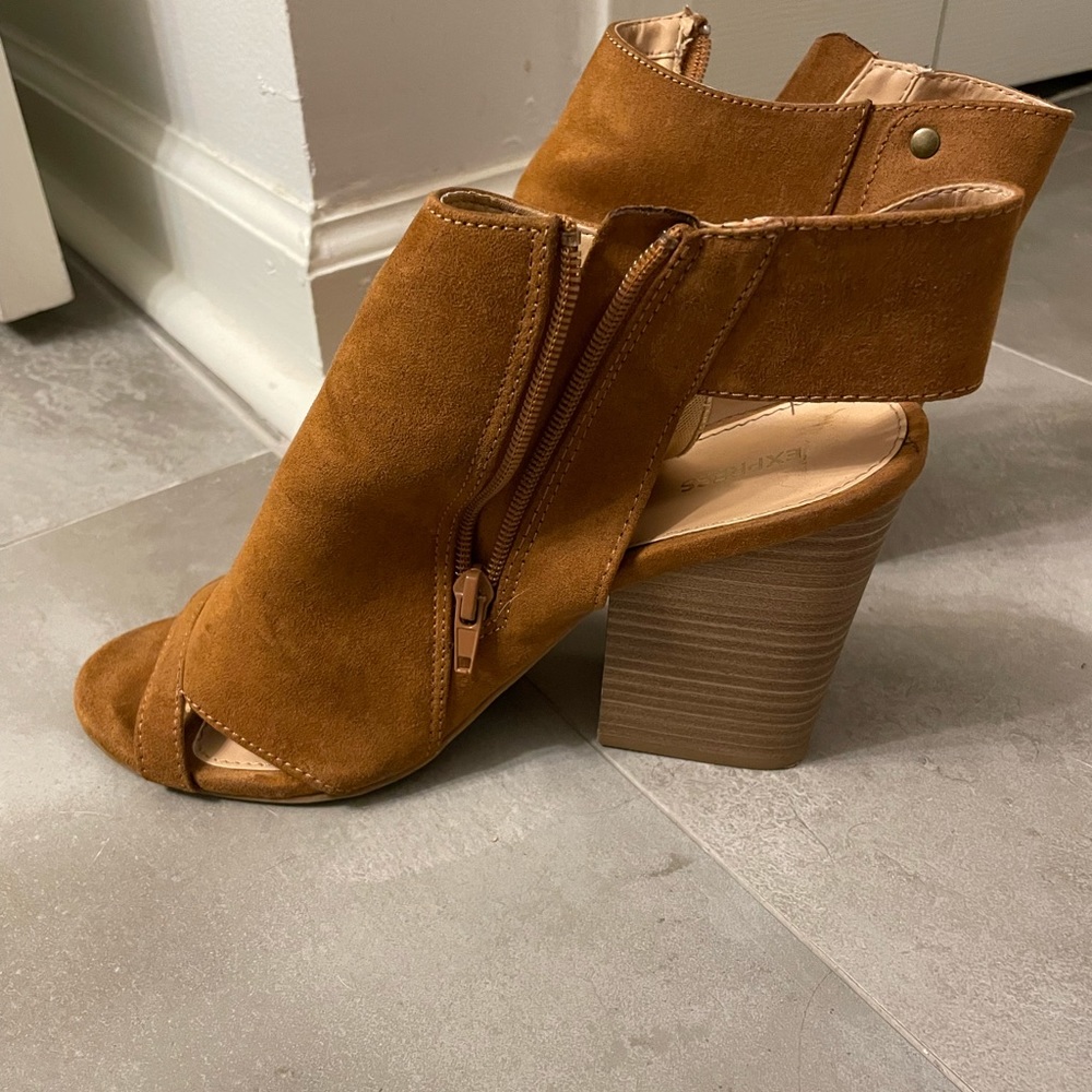 Express Booties - Picture 2 of 5